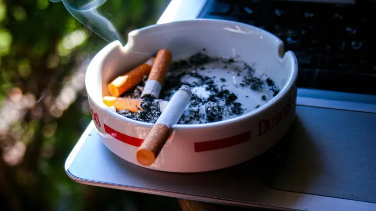 Proyecto de ley para prohibir el tabaco en Reino Unido