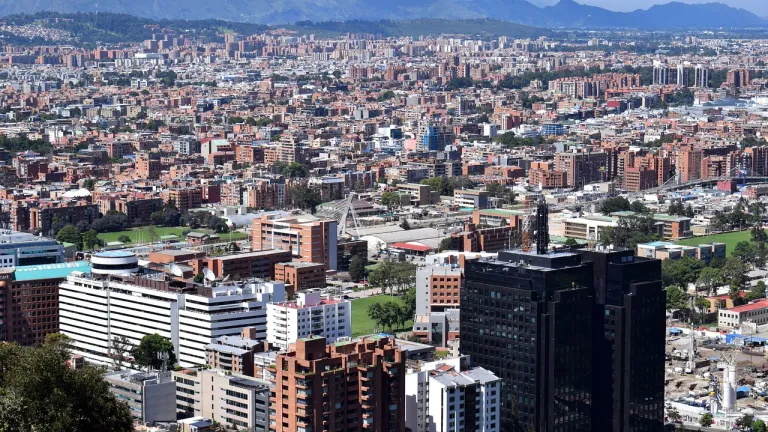 Programas de empleo para jóvenes en Bogotá fueron institucionalizados
