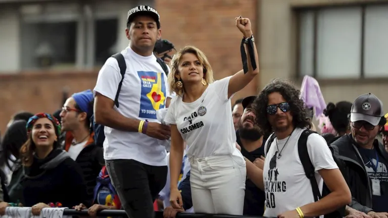 Los artistas Adriana Lucía y Santiago Alarcón