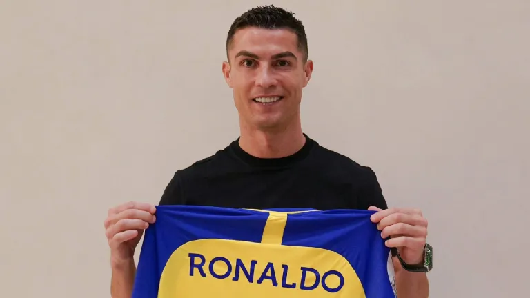 Cristiano Ronaldo ficha por el club saudita Al Nassr hasta 2025 