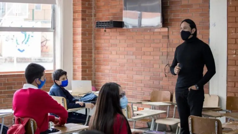 Crece el acoso a docentes en colegios: ¿qué dicen las autoridades?