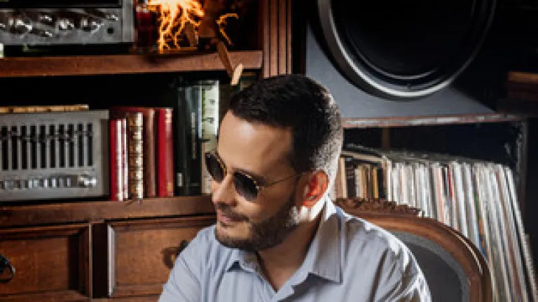 Demo de la semana: Eko Román y su canción 'De plástico',