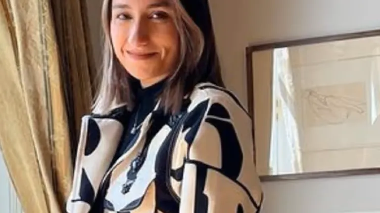 Laura Sarabia se encuentra hospitalizada en cuidados intensivos