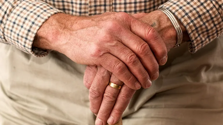 Aportes en salud para pensionados en 2024: reducción de tarifa
