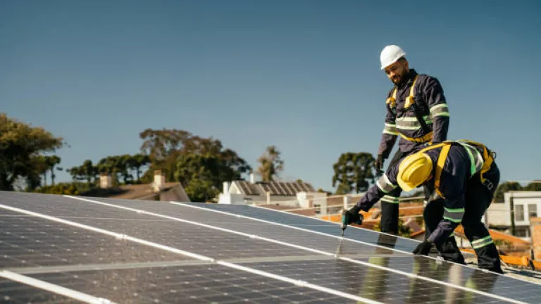 Bahía Málaga: energía solar