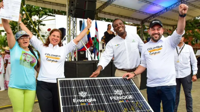 Paneles solares en Cali para familias vulnerables