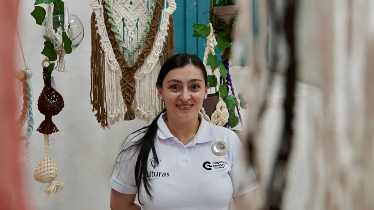 Escuela Taller: Gobierno invierte $2.947 millones para impulsar autonomía de mujeres en oficios tradicionales
