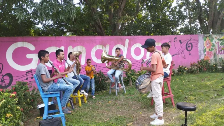 Historia de José Leonel, un joven que luchó por aprender clarinete