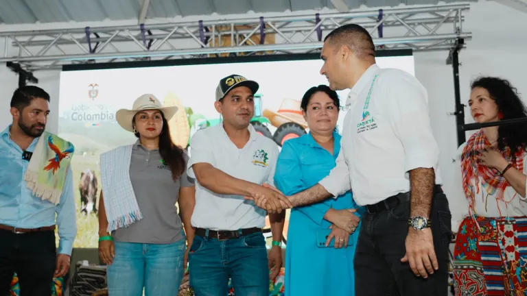 Lecheros en Caquetá: ADR construirá planta procesadora de leche 