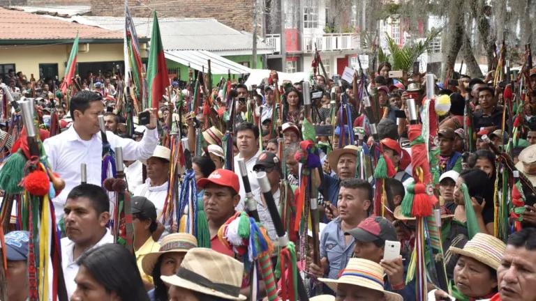 Guardia Indígena rescatan menores secuestrados por las Farc en Cauca