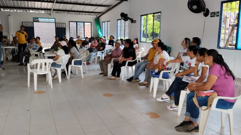 Plan de desarrollo comunal en Mesetas: capacitaciones