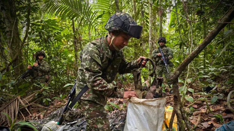 Ejército destruye depósito ilegal en Calamar, Guaviare