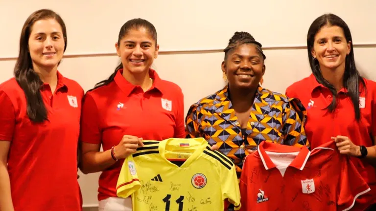 Francia Márquez fue declarada madrina del fútbol femenino