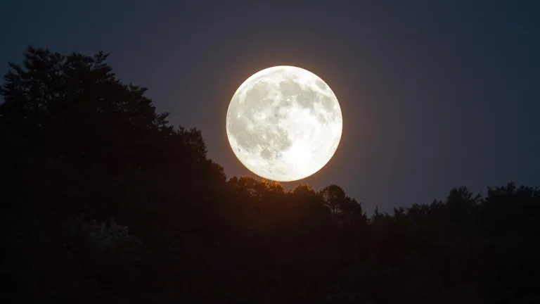 Superluna de fresa en Colombia