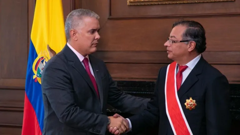 Gobierno Petro modifica esquemas de seguridad de exfuncionarios de Duque