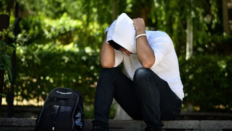 Acoso sexual a hombres: desmitificando un tabú en la sociedad actual