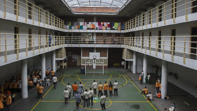 Ruta de atención para personas trans privadas de la libertad: Corte ordena ruta de ayuda