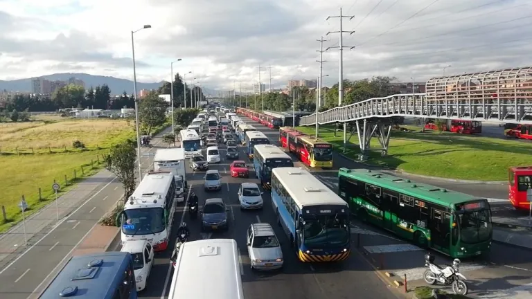 Pico y placa regional Bogotá lunes 3 de junio