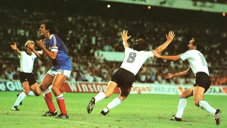 Alemania remonta a Francia en 1982 en partido histórico