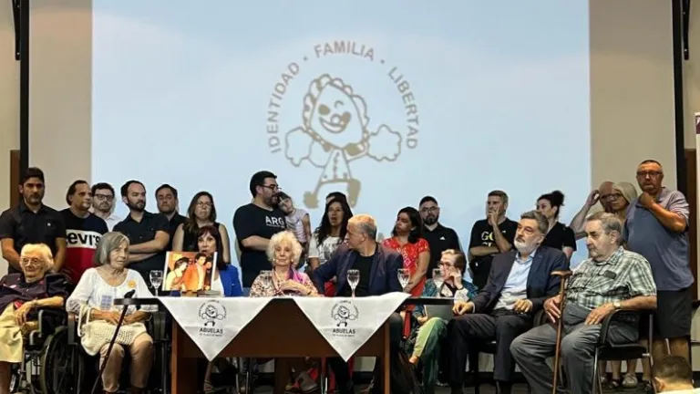 Abuelas de Plaza de Mayo localizan a un nuevo nieto desaparecido