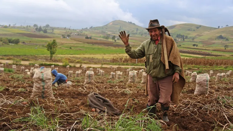 Denuncian alzas del impuesto predial que afectan a campesinos