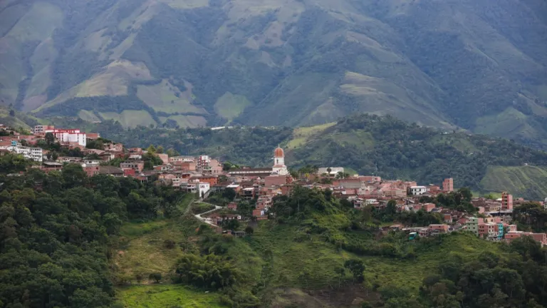 El Clan del Golfo habría asesinado a padre e hijo en Ituango, Antioquia
