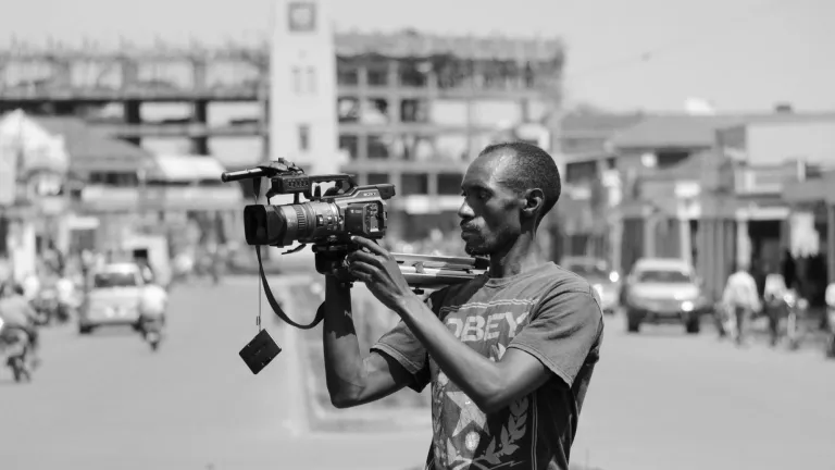Rol e importancia de los medios en los procesos de paz | Día de la Paz