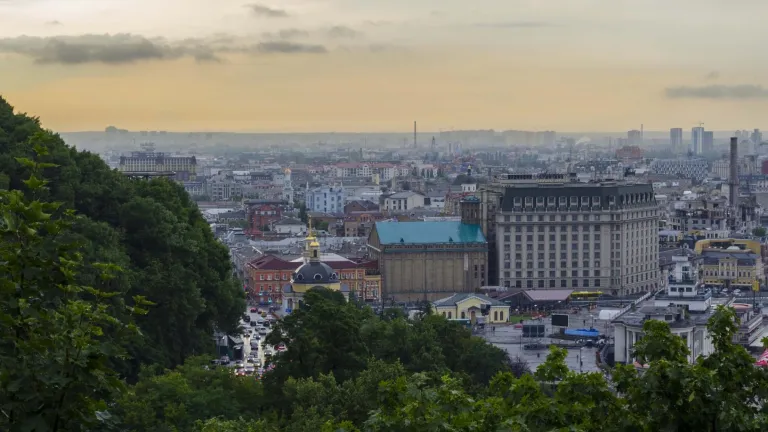 Tropas rusas intentan tomar Kiev esta noche: presidente de Ucrania 