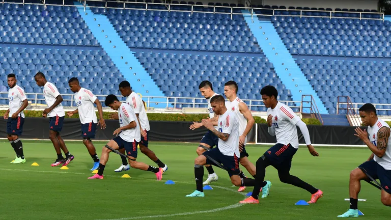 Jugadores de la Selección Colombia entrenando