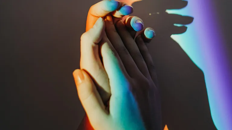 LGBTIQ+ | Terapias de conversión: qué son y por qué se utilizan  