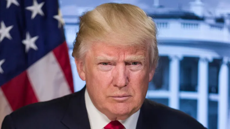 El FBI allanó mansión de Donald Trump en Florida 