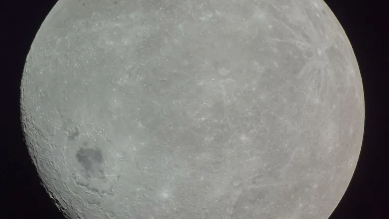 Hay un extraño silencio en la cara oculta de la Luna