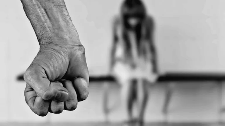 Feminicidios en Colombia: Registro de 128 casos en 2023