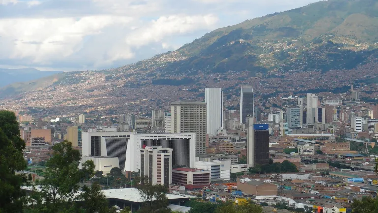 Medellín se quedará sin sombra: explicación y hora del fenómeno