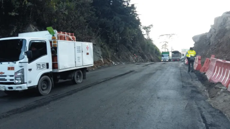 Autopista Medellín-Bogotá: alcalde de Puerto Nare sobrevive a accidente