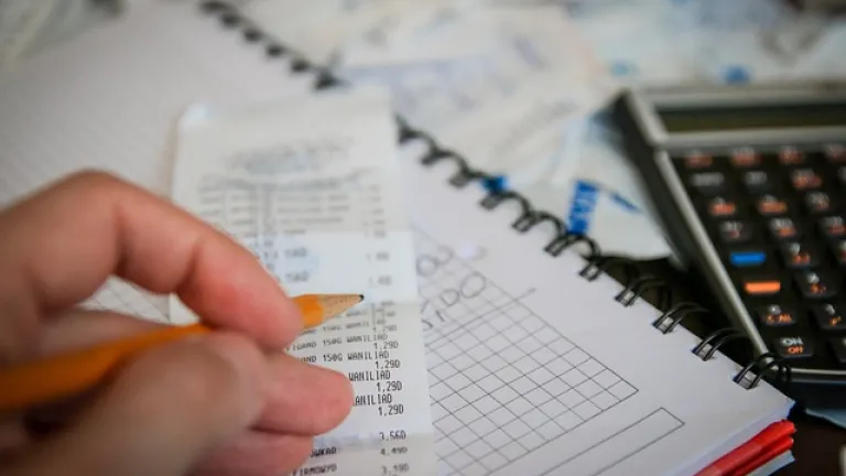 Impuestos en Colombia: empresas y personas naturales