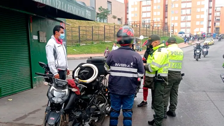 Motociclistas protestaron por prohibición de parrillero en Bogotá