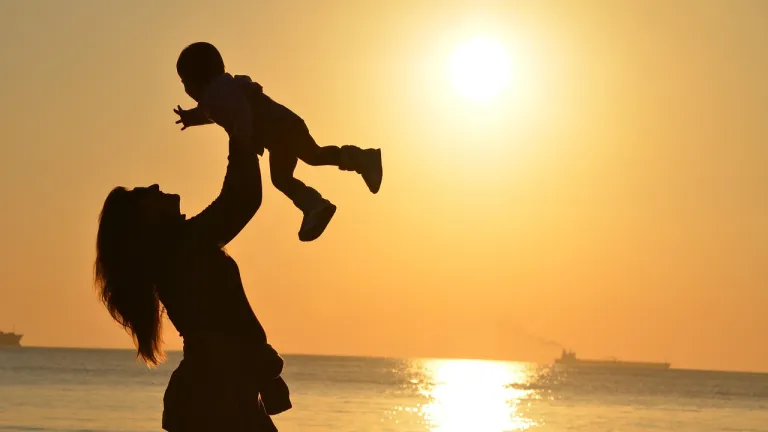 Día de la Madre 2025: ¿Cuándo es y por qué se celebra?