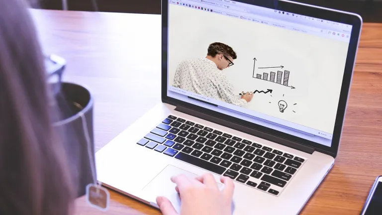 Educación virtual: Qué es, requerimientos y oferta educativa