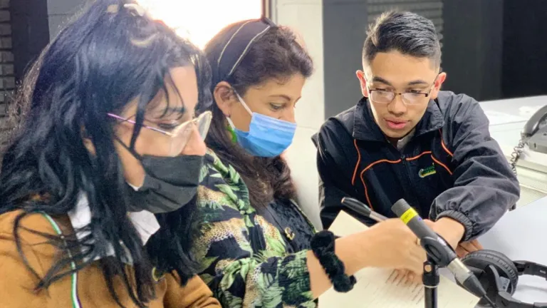 Talleres en RTVC buscan fortalecer las radios escolares de Bogotá 