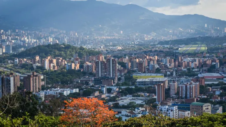 Medellín: 'Mejor Destino Emergente en Suramérica' | World Travel Awards