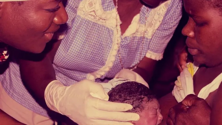 Parteras del Chocó: saber ancestral que salva vidas y preserva la cultura afrocolombiana