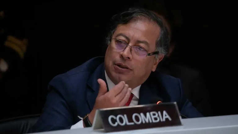 Presidente Petro destaca la urgencia de una economía descarbonizada en el sistema financiero mundial