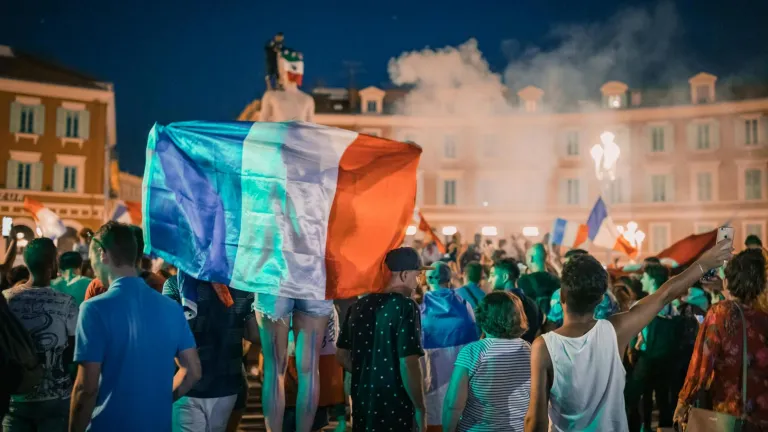 Francia incluyó la garantía del aborto en su Constitución
