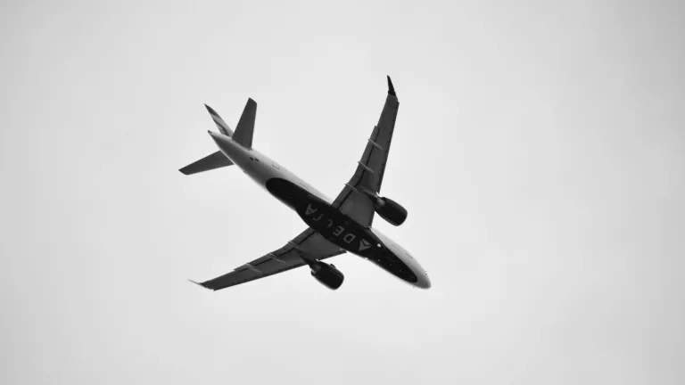 Venezuela revoca concesiones a seis aerolíneas