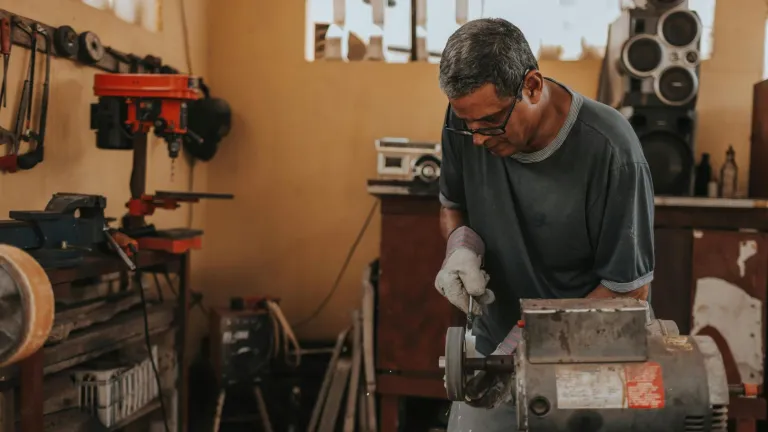 Producción industrial en Colombia subió 2,9% en julio: DANE