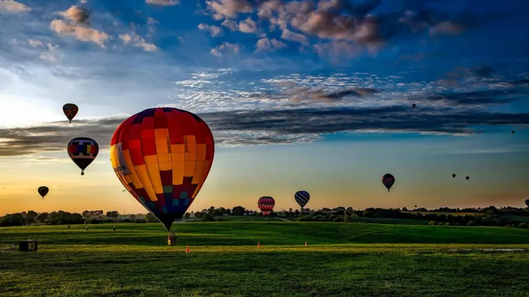 Muertos por caída de un globo aerostático en Brasil
