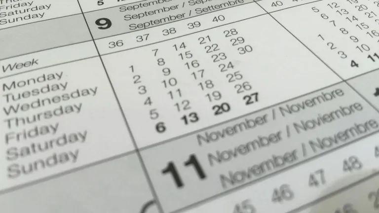 Calendario festivos Colombia octubre 2024
