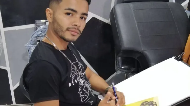 Carlos Ospina pintor de Puerto Asís, Putumayo