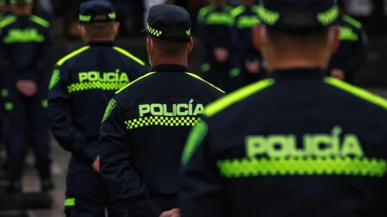Policía